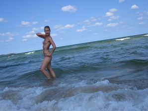 students' resort romance. Thumb 24