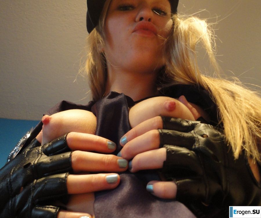 в развратном костюме полицейского. Фото 17