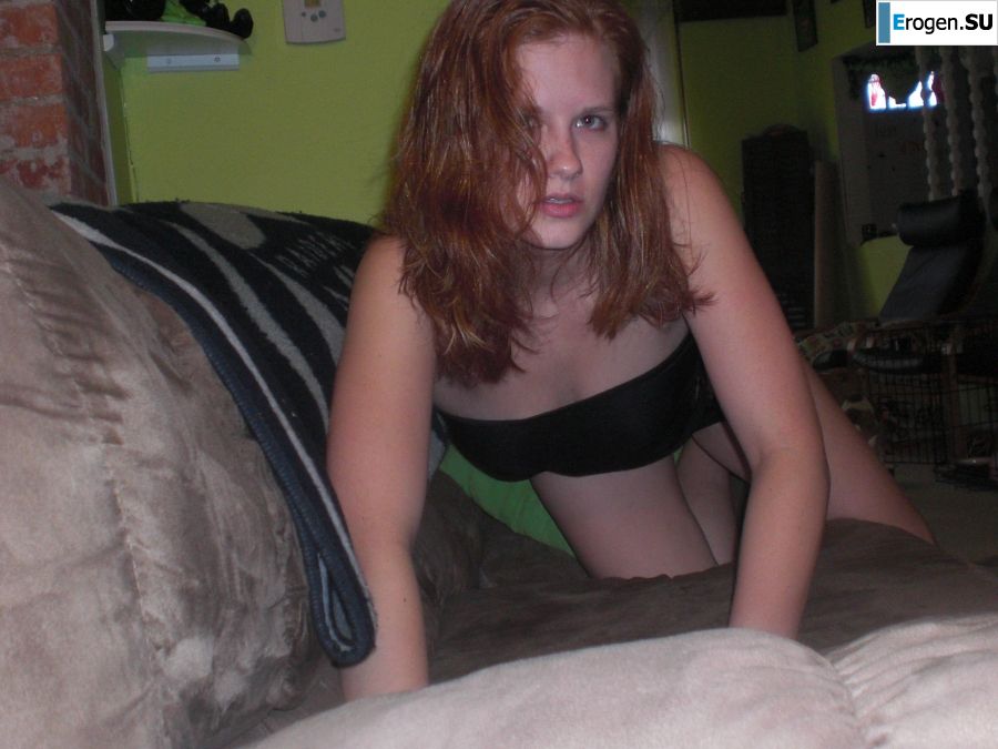 red nude hottie. Photo 13