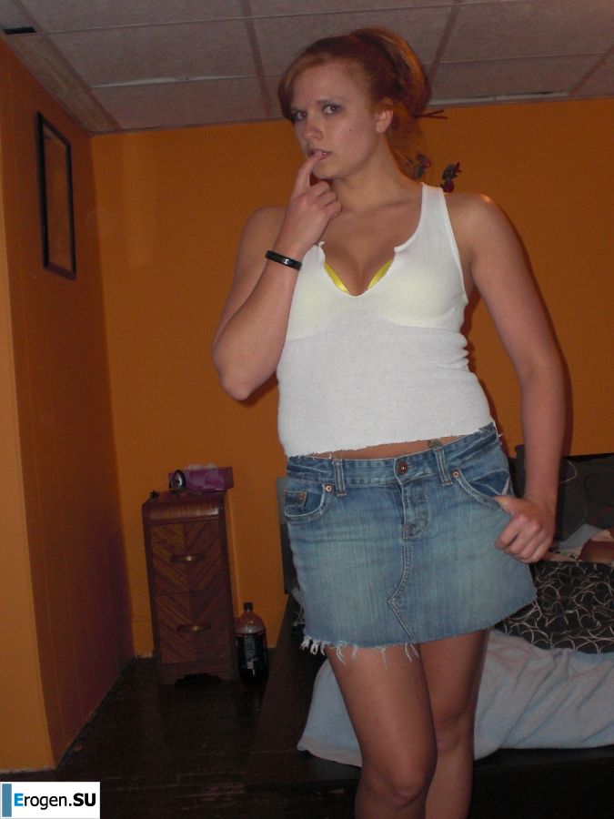 red nude hottie. Photo 31