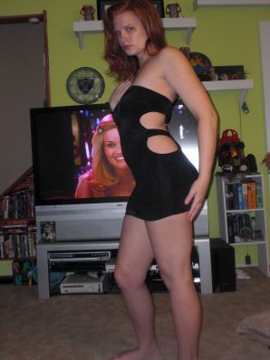 red nude hottie. Thumb 14