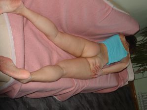 розовое покрывала и чья то киска. Эскиз 17