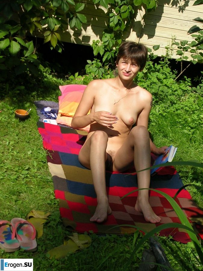 the village girl shows her forms. Photo 35