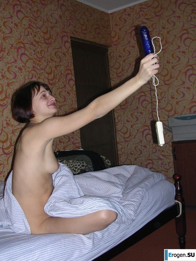 the village girl shows her forms. Part 2. Photo 7