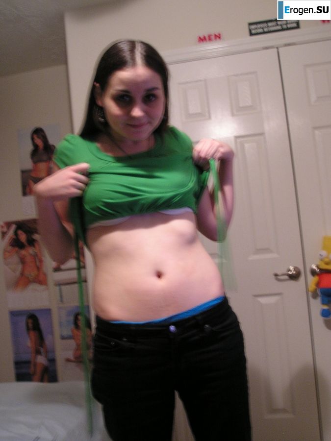 striptease of a young vulgar girl. Part 3. Photo 5