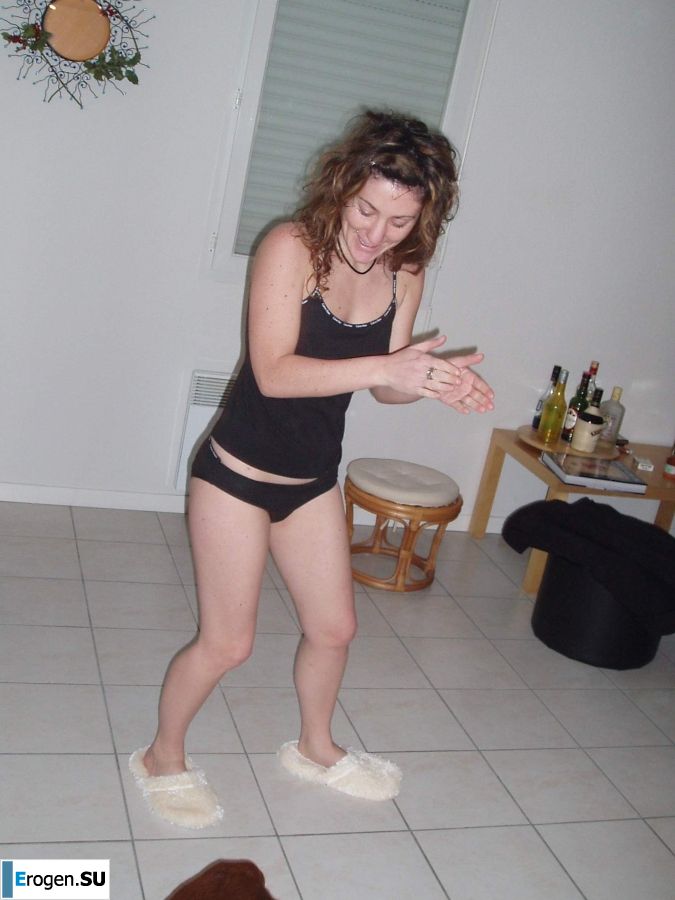 Lesbian on vacation with a friend. Part 5. Photo 11