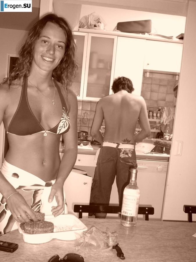 Lesbian on vacation with a friend. Part 5. Photo 6