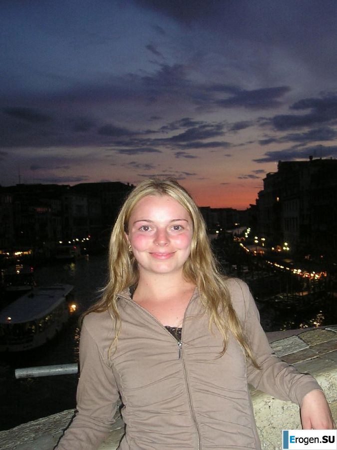 miss positivist on the beach. Photo 14