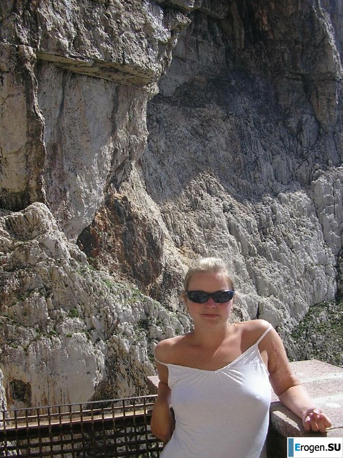 miss positivist on the beach. Photo 6