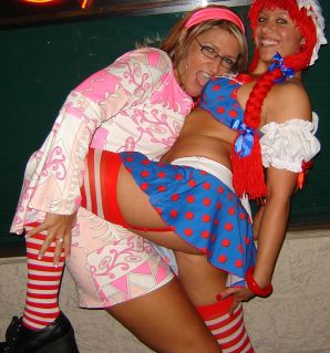 они познакомились в свинг баре. Эскиз 22