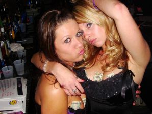 они познакомились в свинг баре. Эскиз 31