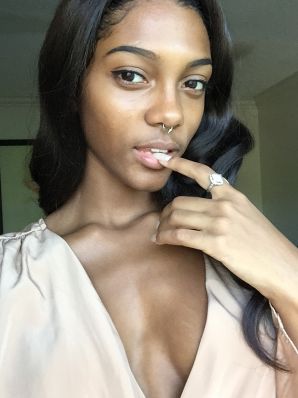 недотраханная лезби негритянка. Часть 2. Эскиз 22