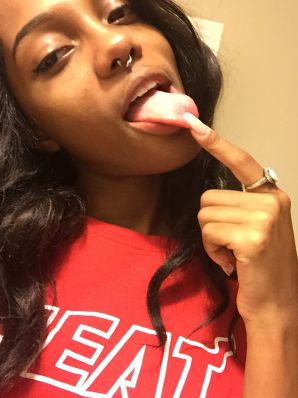 недотраханная лезби негритянка. Часть 2. Эскиз 32