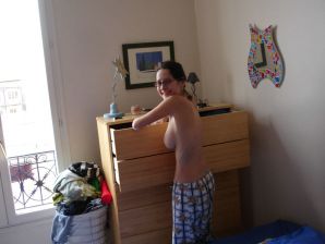 pregnant and without clothes. Thumb 10