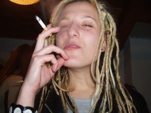 A charming girl undressed to her blouse and poses with cancer. Thumb 40