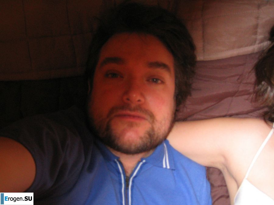 A young Asian girl is lying in bed after sex. Photo 9