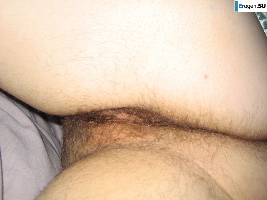 Зрелая женщина позирует в прозрачном платье перед мужиком. Фото 18