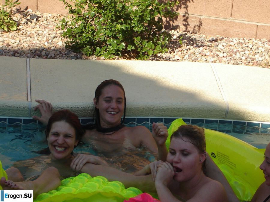 Slender girls light at a sex party by the pool. Photo 36