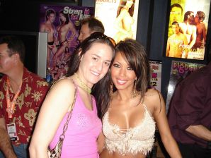 Slender girls light at a sex party by the pool. Thumb 19