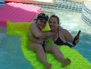 Slender girls light at a sex party by the pool. Thumb 34