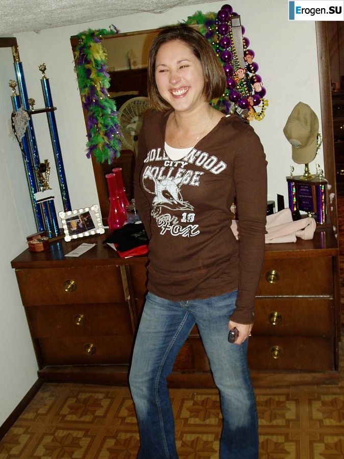 Красивая стройная брюнетка мастурбирует во время секса. Фото 32