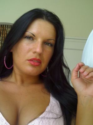 Tanned Latina with big tits shamelessly spread her legs. Thumb 37