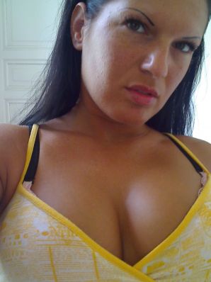 Tanned Latina with big tits shamelessly spread her legs. Thumb 41