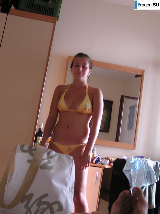 Спортивная студентка разделась на пляже и искупалась нагишом. Фото 5