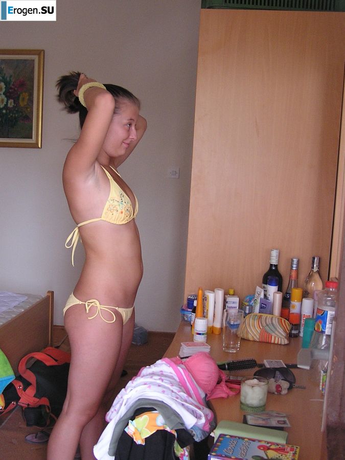 Спортивная студентка разделась на пляже и искупалась нагишом. Фото 6