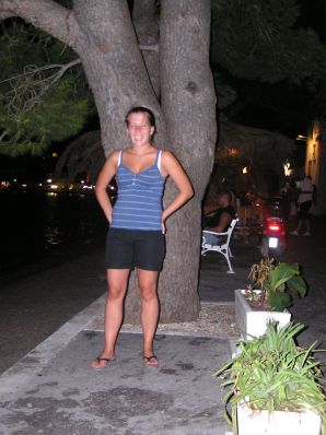 A sports student undressed on the beach and bathed naked. Thumb 32