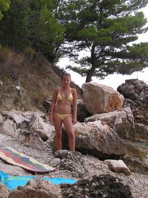 A sports student undressed on the beach and bathed naked. Thumb 7