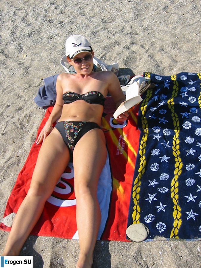 Молодая шалунья ублажает себя пальчиками и вибратором. Фото 28