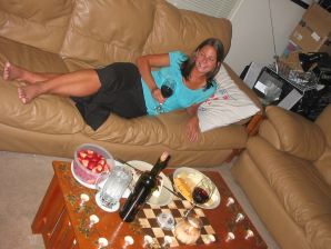 A cheerful girl poses in front of a guy in lingerie, and then pleases himself with a finger. Thumb 38