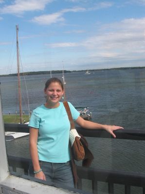 A cheerful girl poses in front of a guy in lingerie, and then pleases himself with a finger. Thumb 40