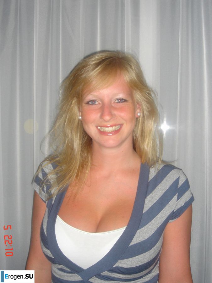 Slender sisters showed neat breasts on vacation. Photo 13