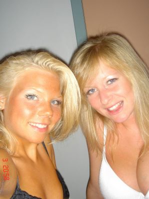 Slender sisters showed neat breasts on vacation. Thumb 7