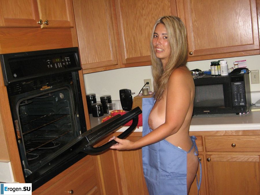 Роскошные блондинки с пышной грудью ласкают друг друга и оголяются. Фото 30