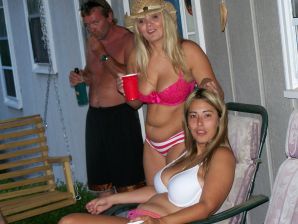 Luxurious blondes with magnificent breasts caress each other and expose themselves. Thumb 12