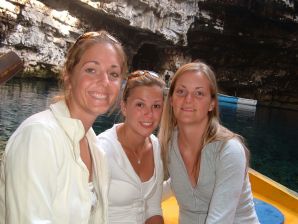 Женщина раздвигает ноги на кровати и в ванной. Эскиз 19