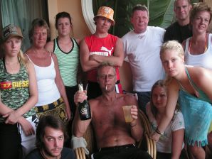 The girl showed boobs on vacation in the company of friends. Thumb 5