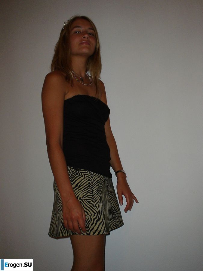 Two blondes undressed and engaged in passionate sex. Photo 11