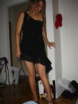 Two blondes undressed and engaged in passionate sex. Thumb 39