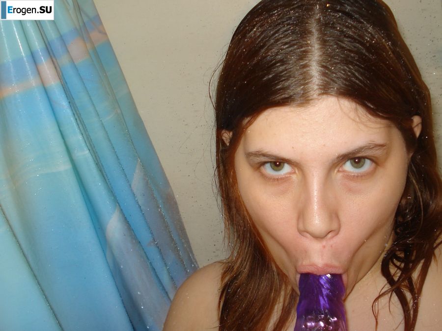 A fluffy girl in a mask spread her legs and had sex. Photo 5