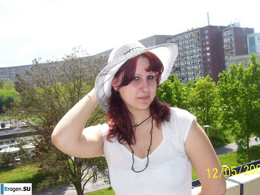 Country girl posing in white panties in front of a mirror. Photo 9