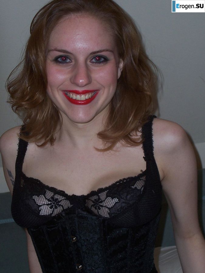 A fragile girl in a corset tied to a bed. Photo 8