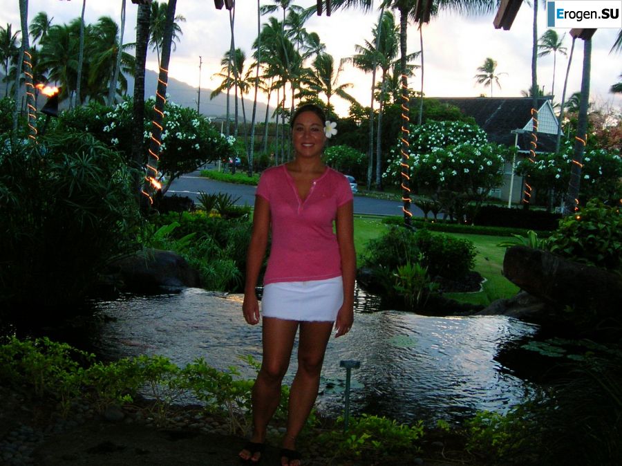 A guy licks his girlfriend's pussy on vacation. Photo 31