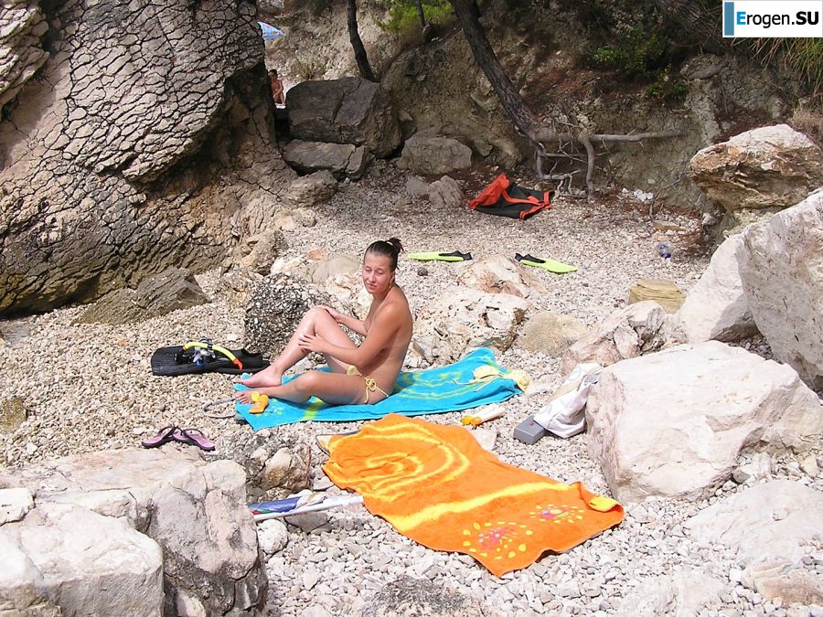 Спортивная студентка разделась на пляже и искупалась нагишом. Часть 2. Фото 13