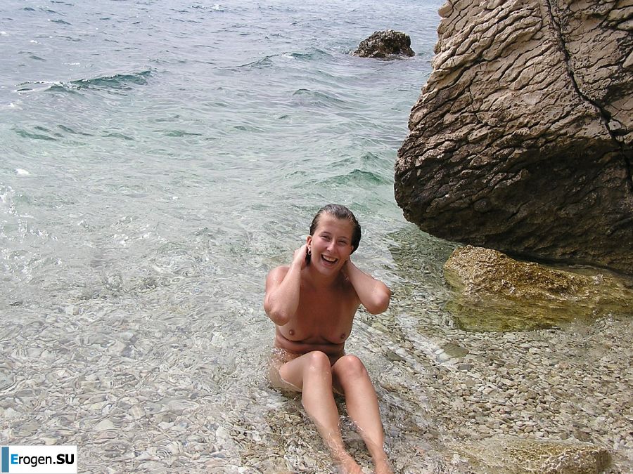 Спортивная студентка разделась на пляже и искупалась нагишом. Часть 2. Фото 21