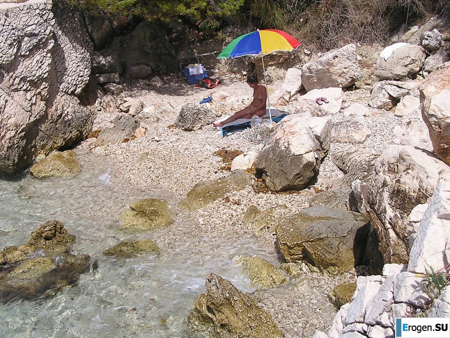 Спортивная студентка разделась на пляже и искупалась нагишом. Часть 2. Фото 28