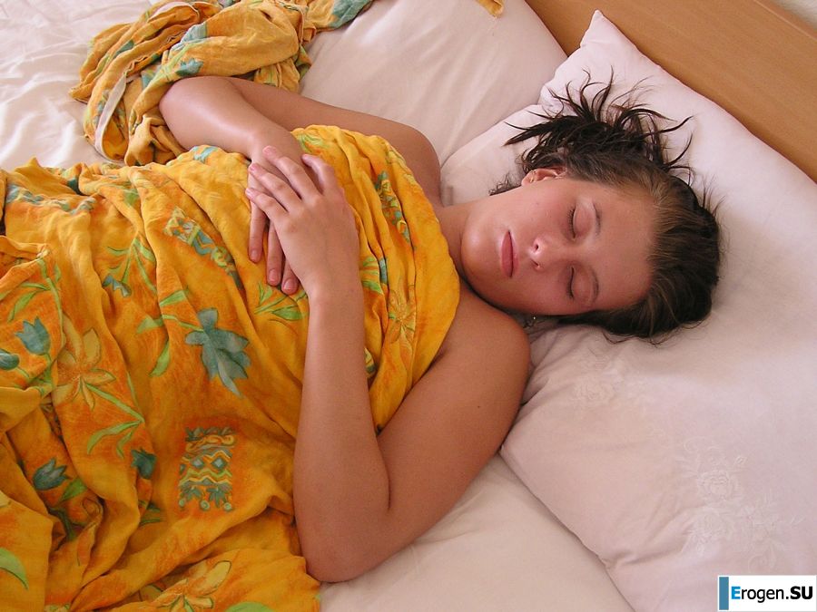 Спортивная студентка разделась на пляже и искупалась нагишом. Часть 2. Фото 4